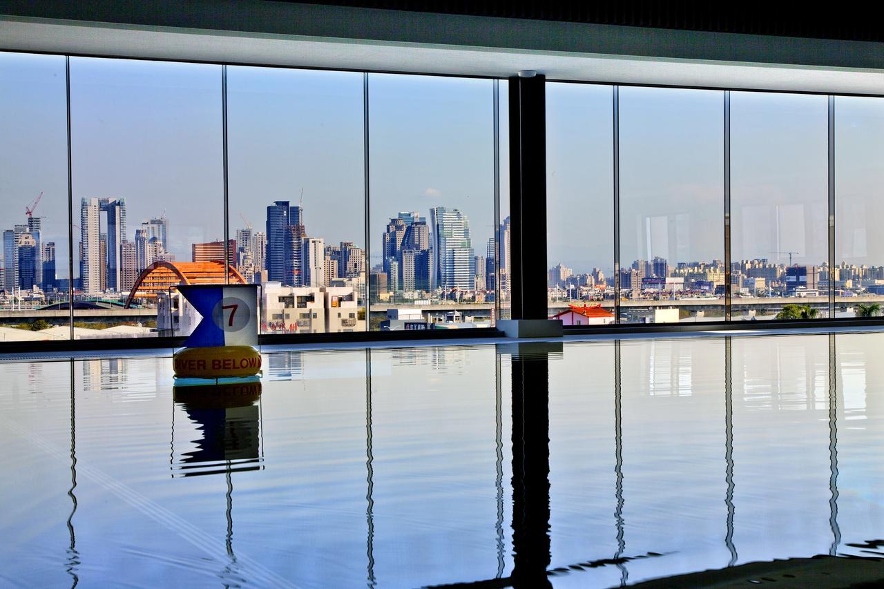 Divecube Hotel Taichung Exteriör bild